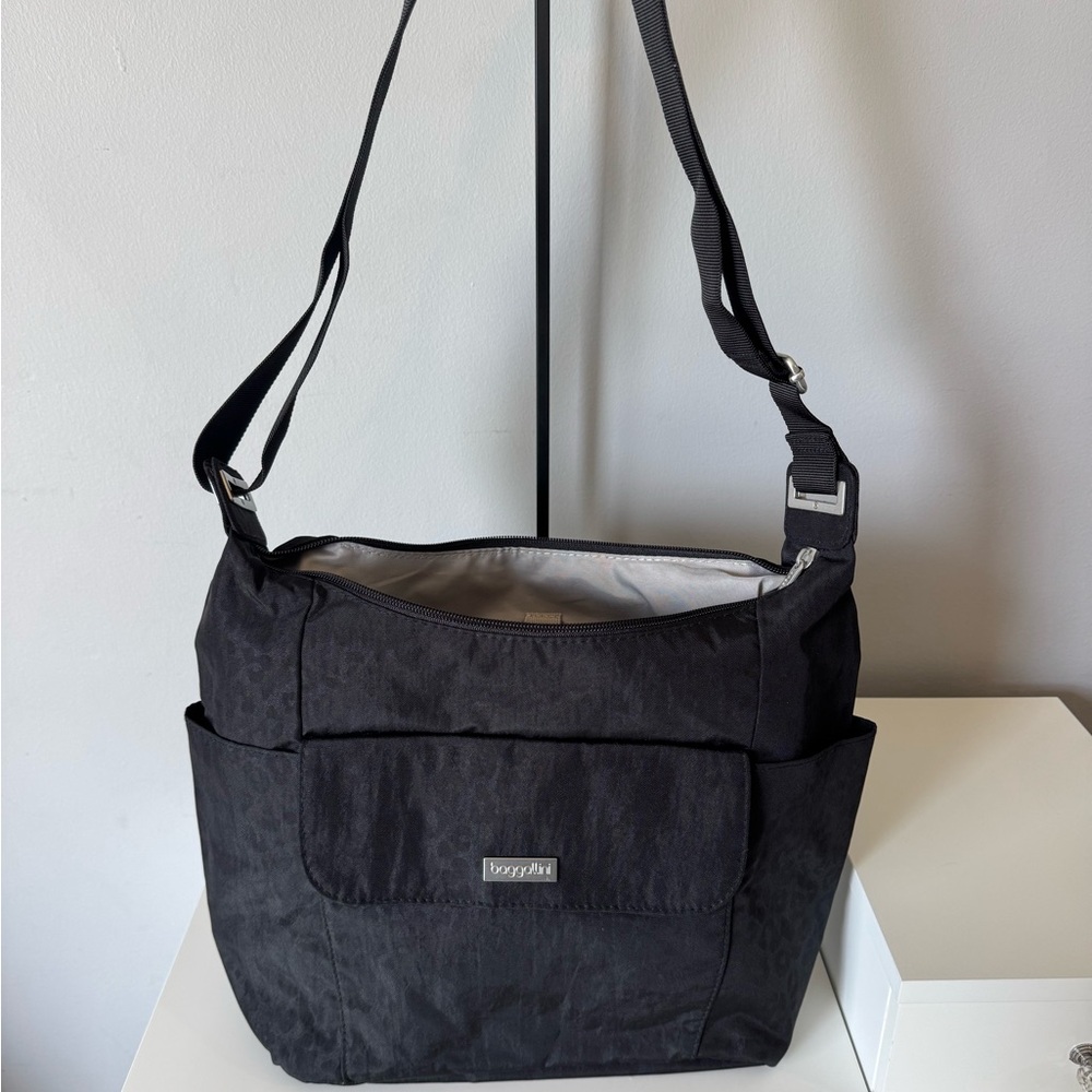 Baggallini Black Leopard Print Shoulder/Crossbody Bag NWOT